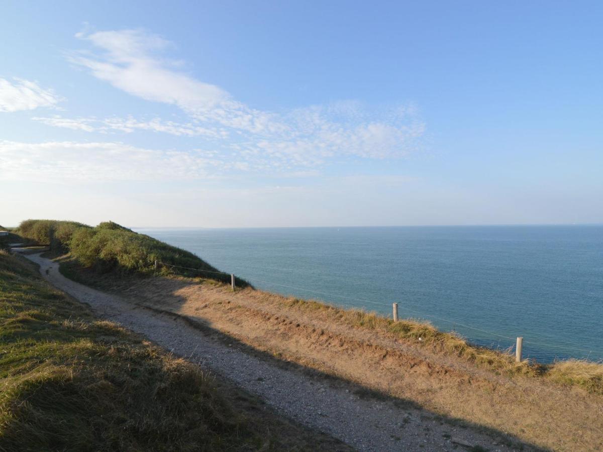 Wonderful Holiday Home In Audinghen With Garden Eksteriør billede