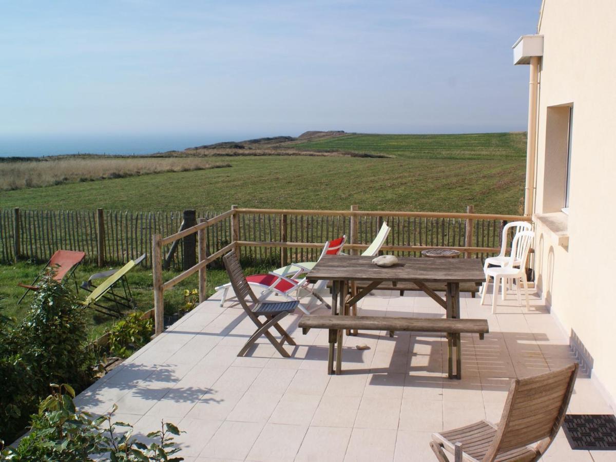 Wonderful Holiday Home In Audinghen With Garden Eksteriør billede