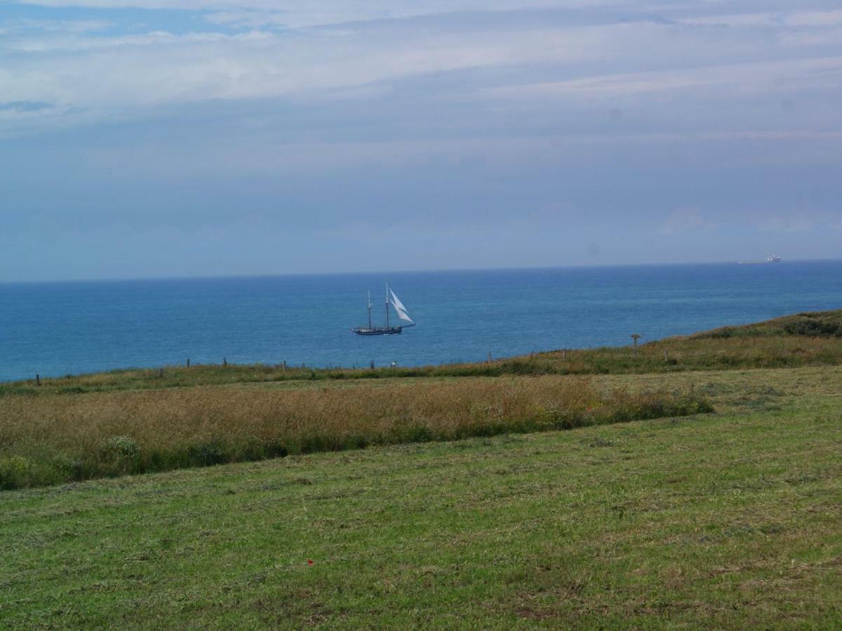 Wonderful Holiday Home In Audinghen With Garden Eksteriør billede